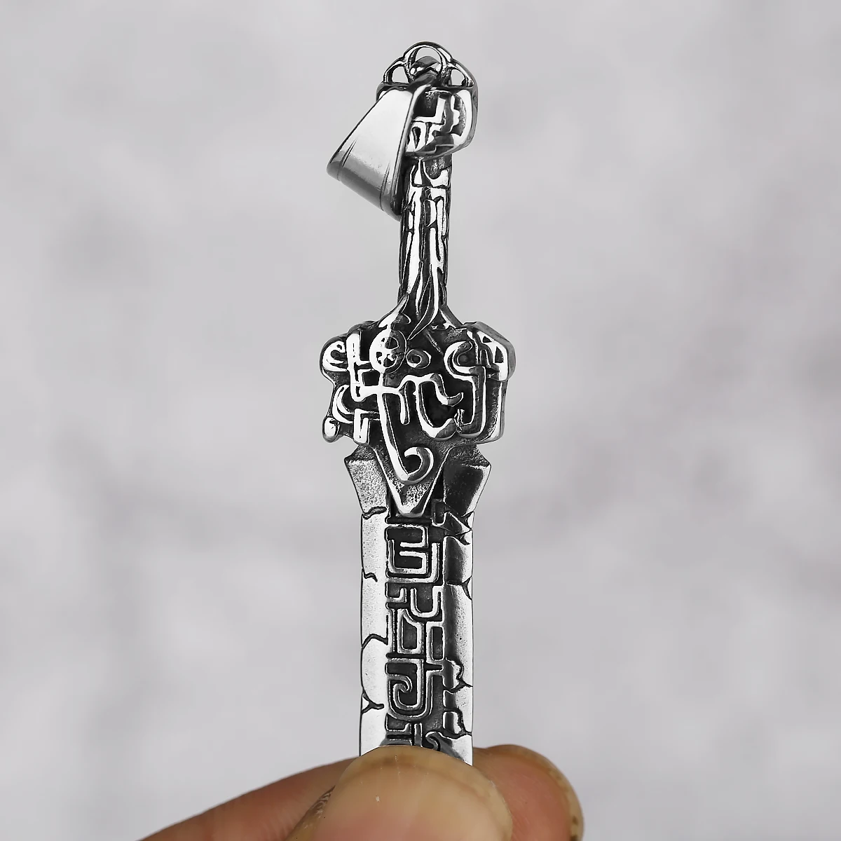 Domineering Broken Sword Necklace Wild God of War Pendant Stainless Steel Unisex Retro Punk Gothic Party Birthday Gift Wholesale