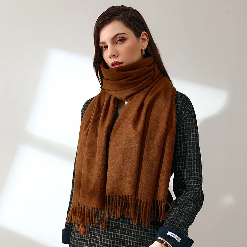 Designer 2023 Autumn winter women scarf Solid color warm cashmere scarves Tassels shawls Fashion brand neck bandana pashmina