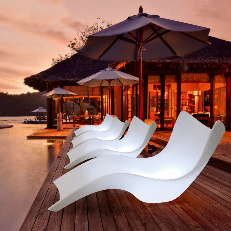 LED luminous plastic beach lounge chair hotel swimming pool club swimming pool outdoor leisure lounge chair creative