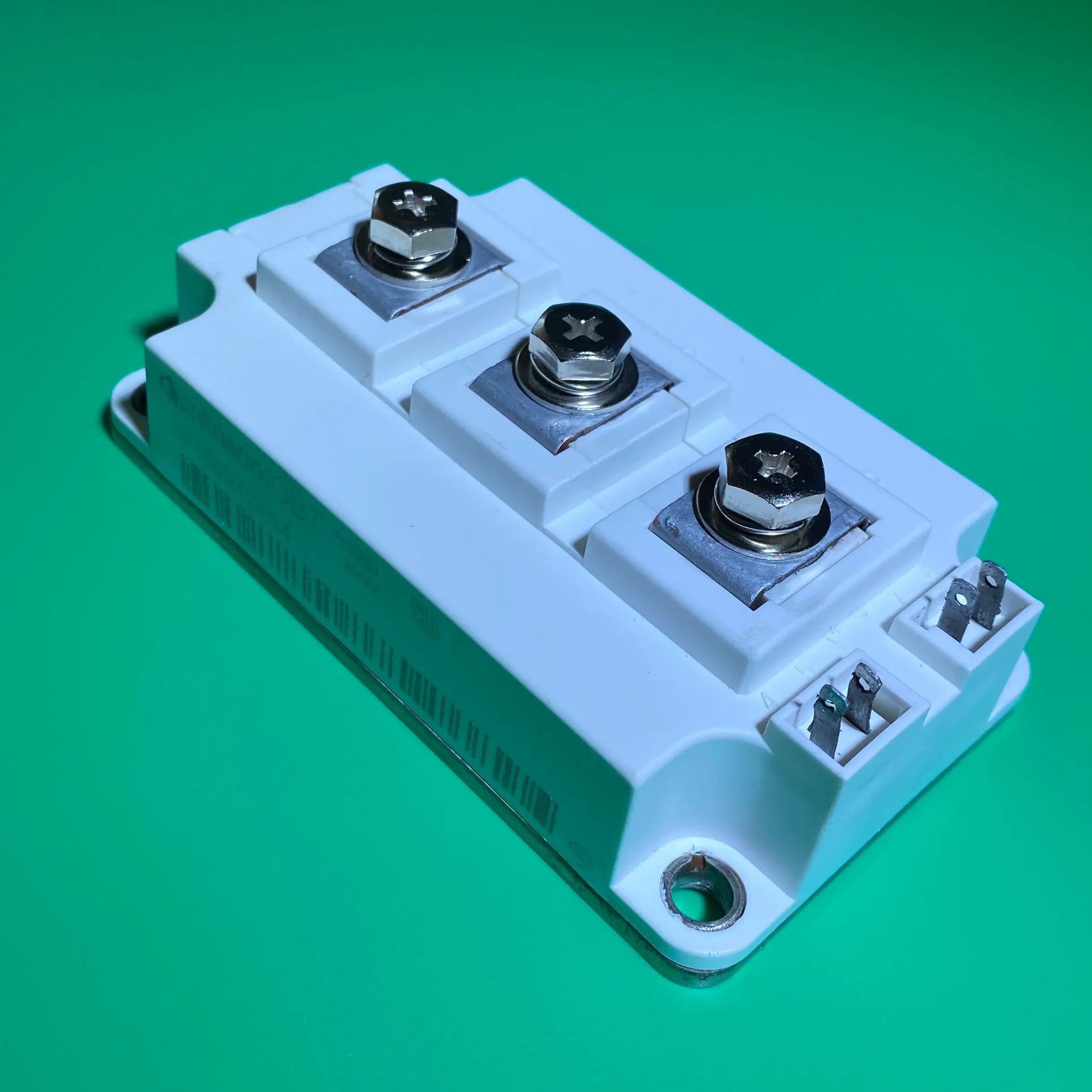 FF150R12KS4 MODULE IGBT FF150 R12KS4 62mm C-Series module with the fast IGBT2 for high-frequency switching FF150R12KS4HOSA1 150R