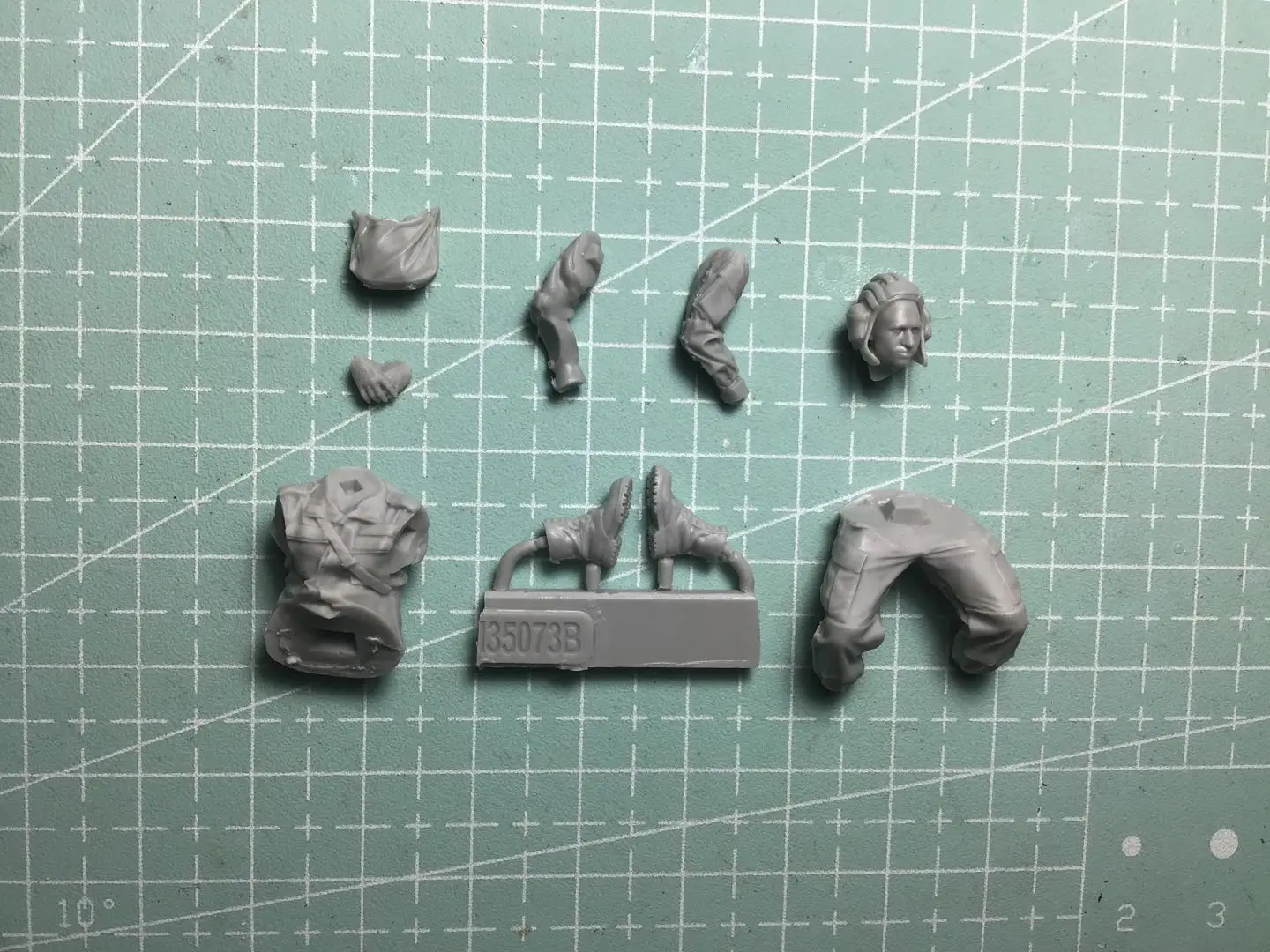 1/35 Resin Model Figure GK,2 Figure , Unassembled and unpainted kit