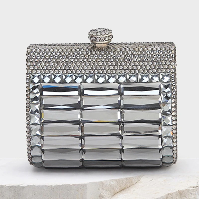 Red 4 Colors Diamond Lady Girls Metal Minaudiere Fashion Mini Women Crystal Handbag Purse Bridal Evening Bag Golden Metal Clutch