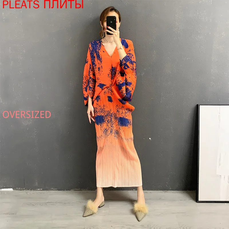 

Miyake Folds Bat Sleeve Print Dress Female Spring Autumn New Style Temperament Large Size V-neck Fashion Slim Long Dress PLEATS