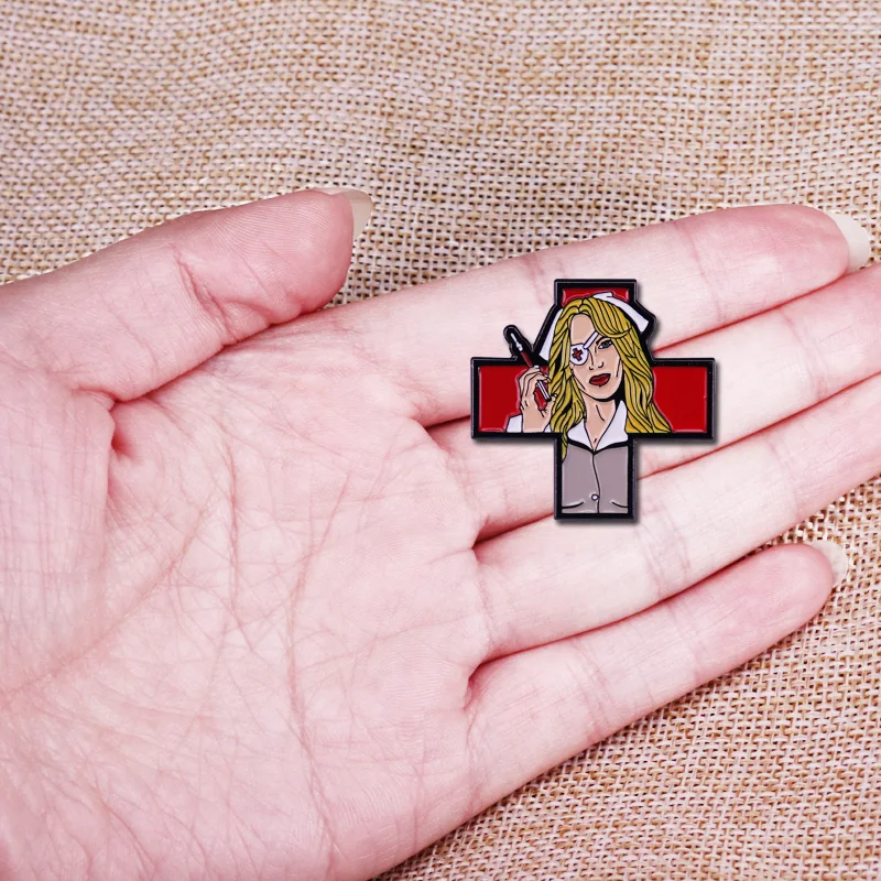 قتل بيل Vol. 1 Elle سائق ممرضة الزي التلبيب دبوس Tarantino عبادة الفيلم المشجعين مجموعة رائعة #4