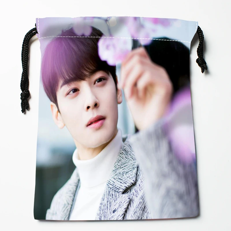 KPOP Cha EunWoo Drawstring Bags Print 18X22CM Soft Satin Fabric Resuable Storage Storage Clothes Bag Shoes Bag 0303