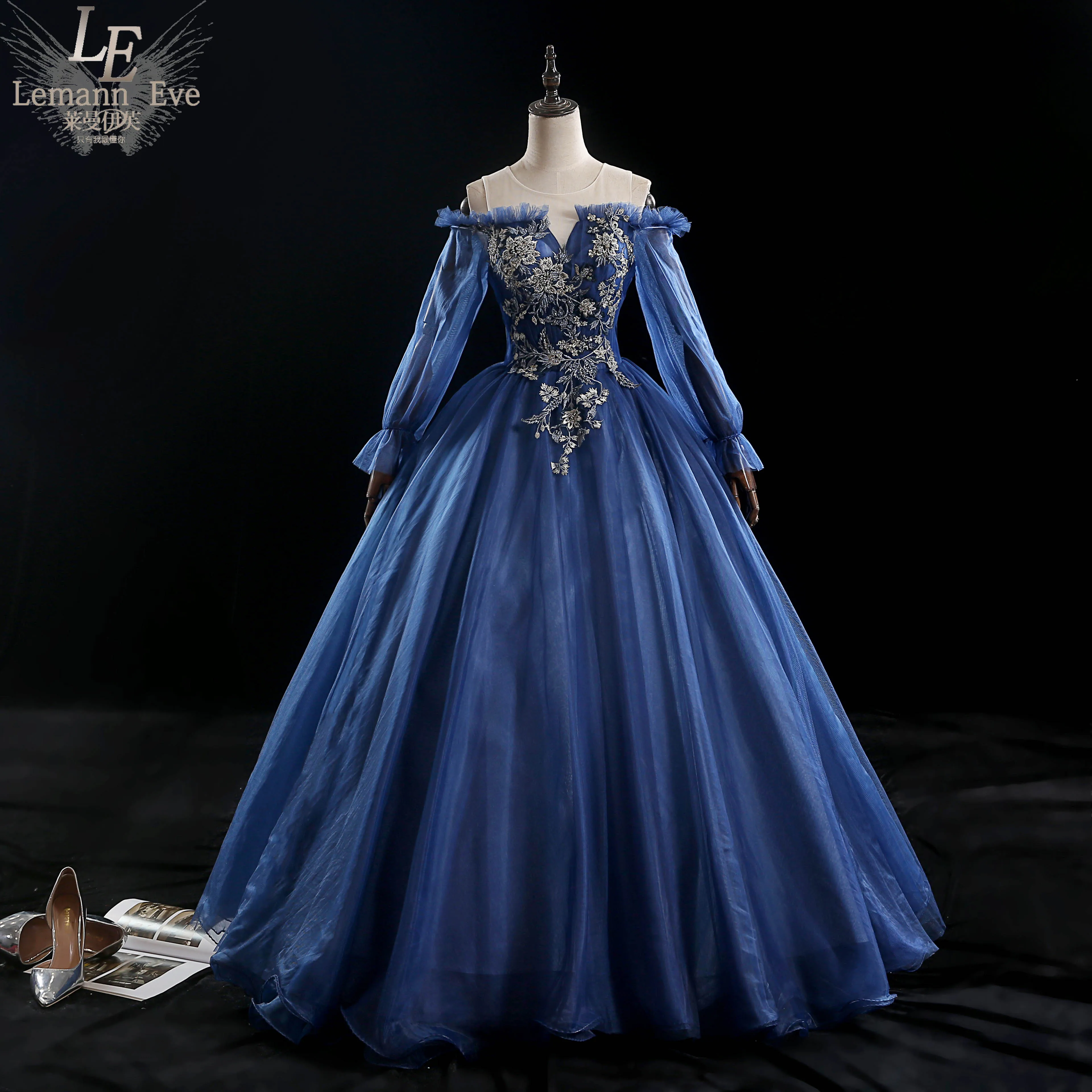 Royal blue แขนยาวเย็บปักถักร้อยลูกปัด rococo ball ชุดราตรียาว vintage ยุคกลางชุด Renaissance princess Victoria ชุด