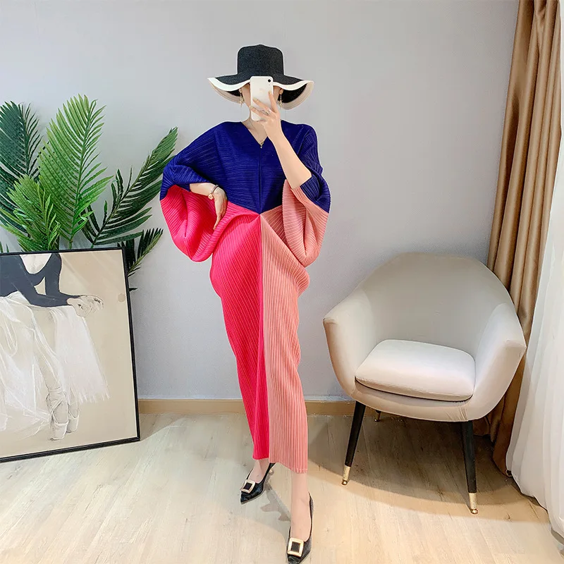 

2021 summer new hit color women's fishtail dress Miyak fold Loose large size 200 kg can wear color matching dress