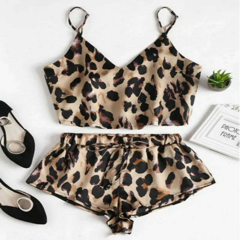 2020 barang murah kaguster Sexy leopard V-leher setelan suspender dan celana pendek dua sepotong set Pinggang Elastis Pendek off bahu