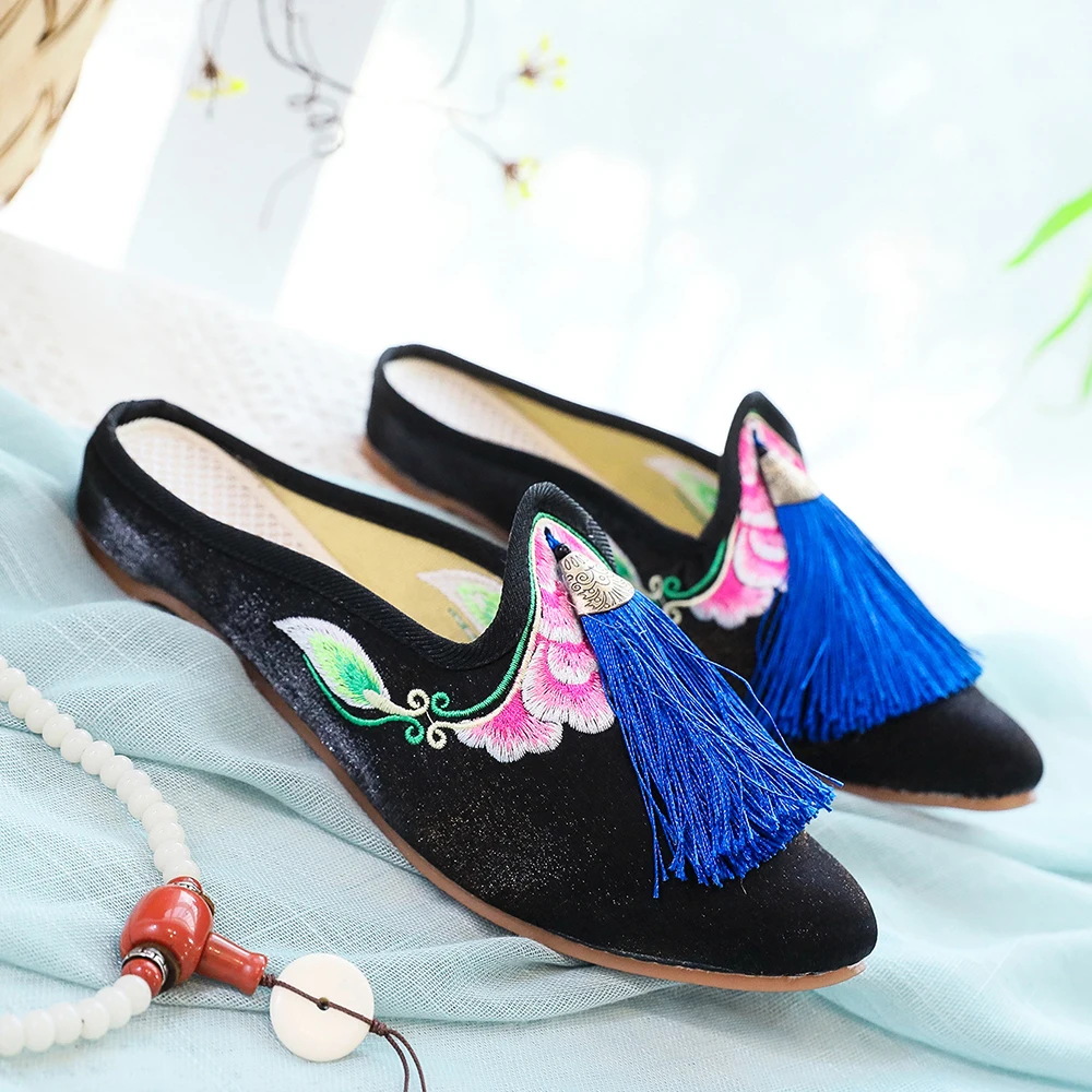 Veowalk Floral Embroidery Tassel Women\'s Velvet Cotton Slippers Pointed Toe Summer Comfort Flat Slides Shoes for Ladies