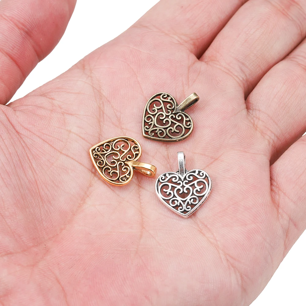 30Pcs/Lot Vintage Tibetan Metal Bronze Plated Hollow Out Heart Antique Pendants Charms Bracelet for DIY Jewelry Making Supplies