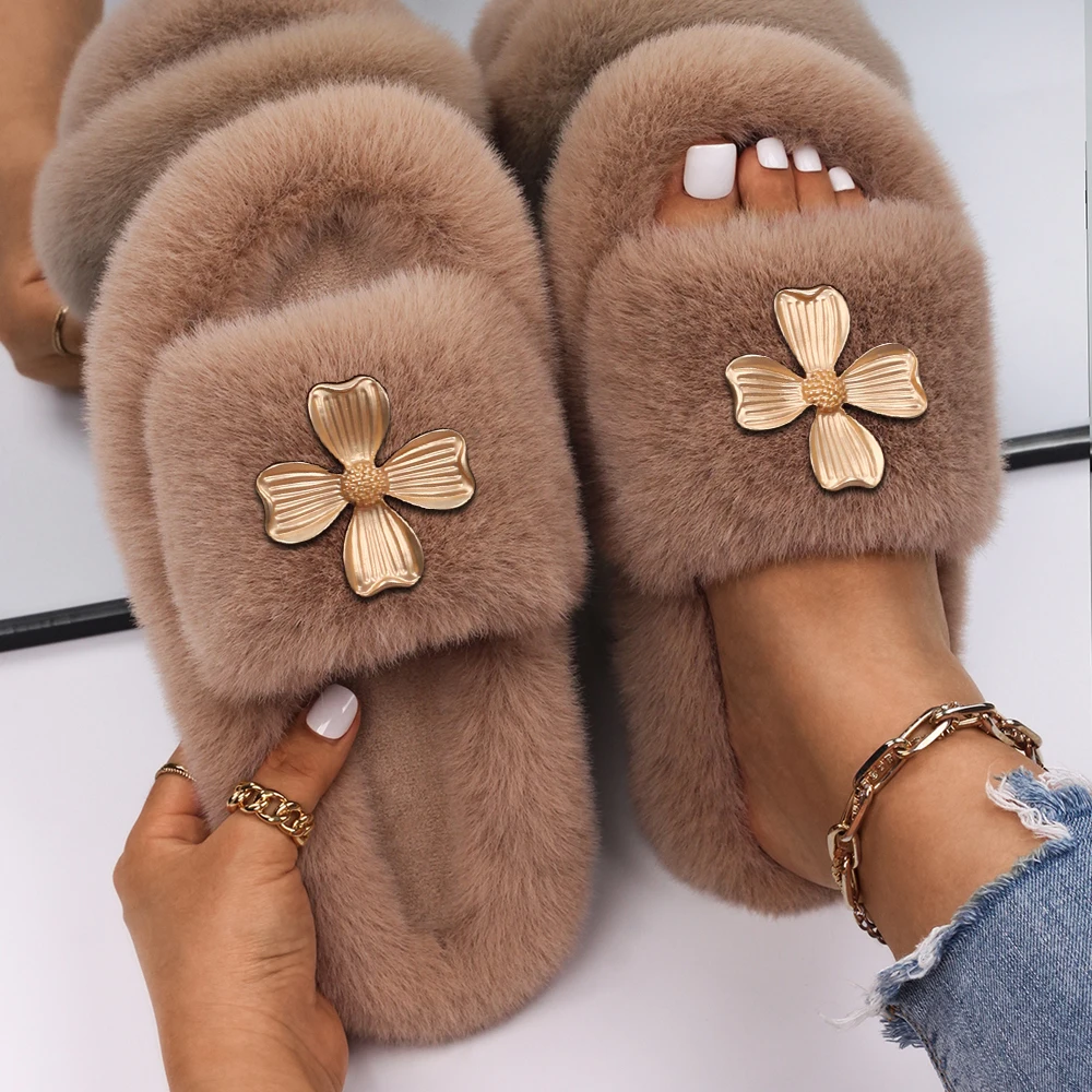 Indoor Slippers Faux Fur Slides Retro Four-leaf Clover Decor Fluffy Flip Flops Female Luxury Designer Sandals Fashion Fur Shoes