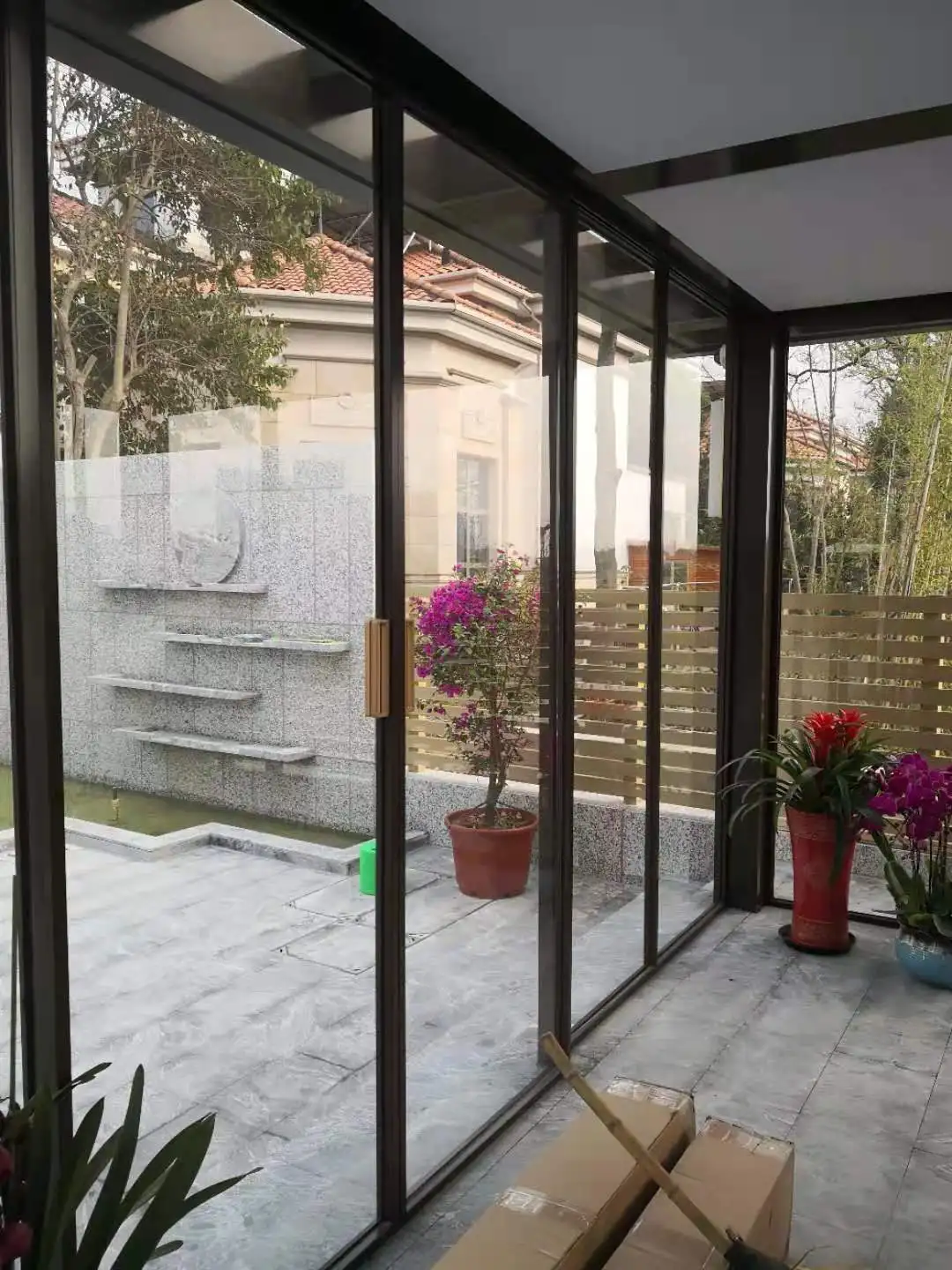 

3mx 3mx3m or 3mx6mx3m Sun room with clear plexiglass canopy and iron door plexiglass canopy hc-s5