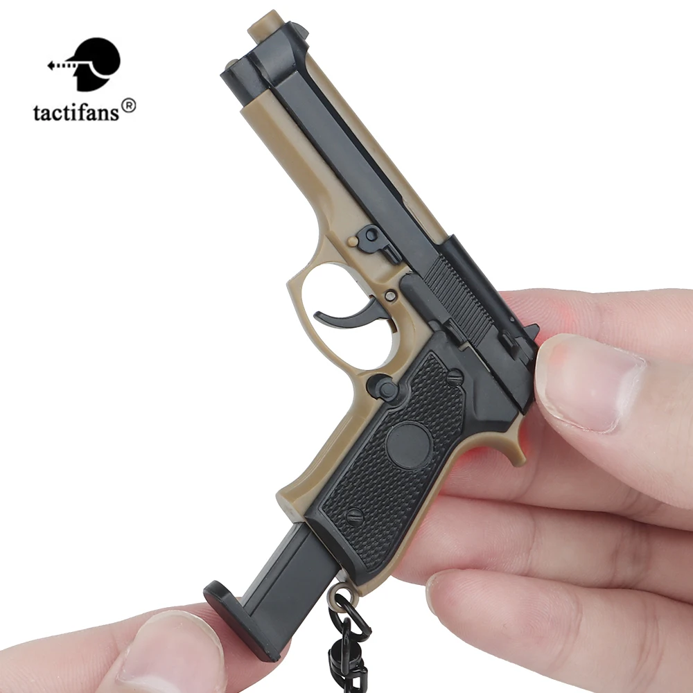 2021 New M92 Model Keychain 1:4 Reduced Nylon Pistol Shape Decorative Model Keychain Birthday Gift Pendant Holder Movable Lever