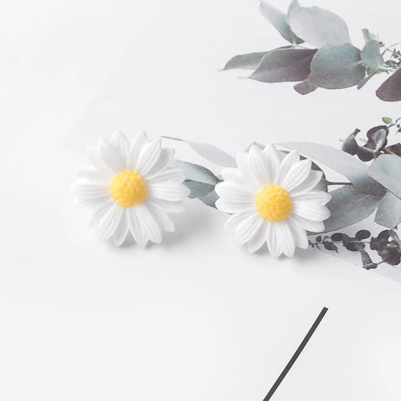 Shiny Side New Fashion Brand Jewelry Elegant Flower Stud Earrings for Women Gift Simple Style Daisy Statement Earrings