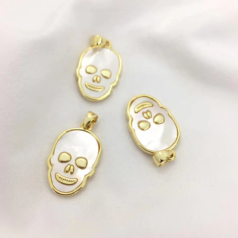 

WT-JP235 Hot Sales New Gold Electroplated White Shell Carved Skull Pendant Women Punk Style MOP Tiny Charms Accessories