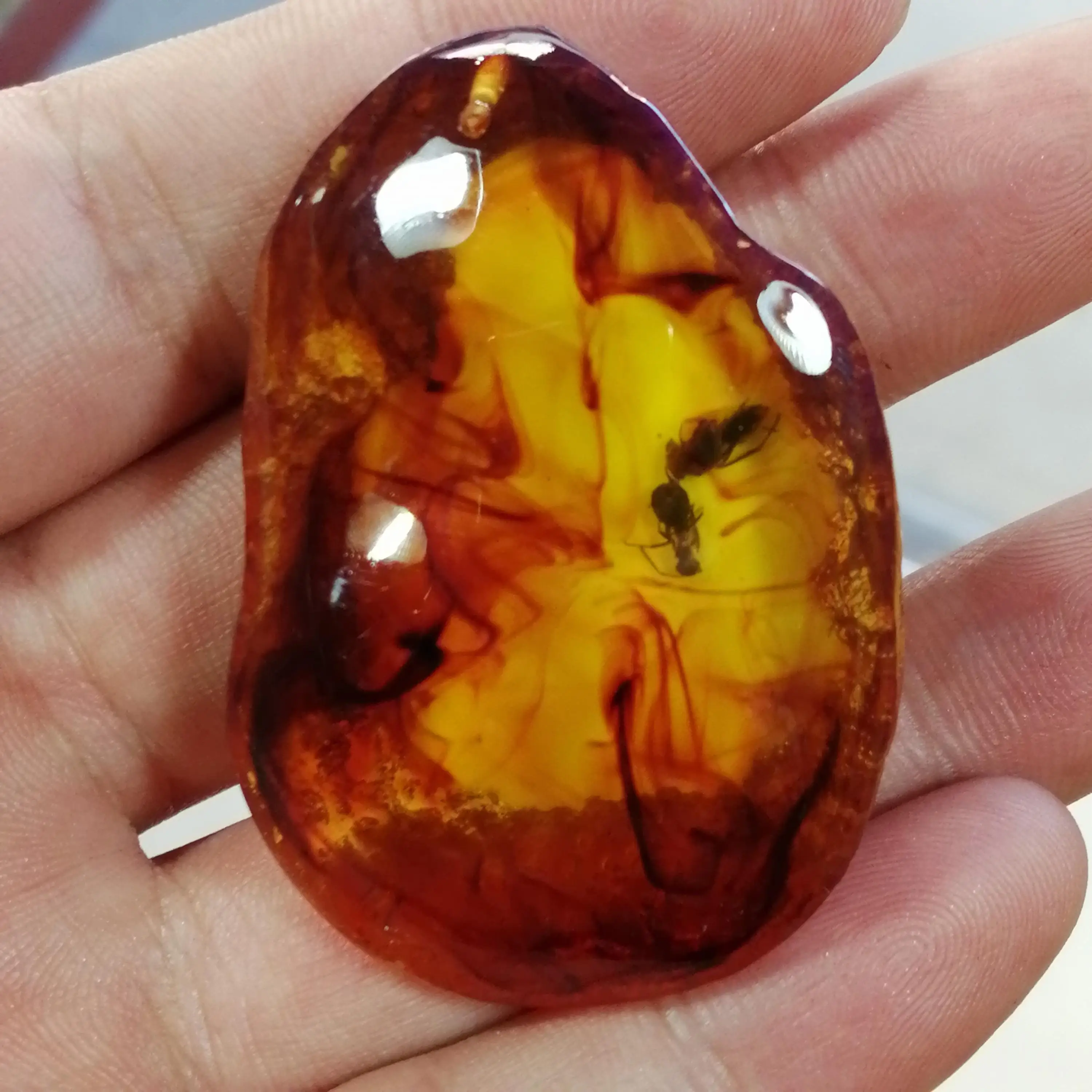 Natural Bloodshot Insect Amber Pendant Random Shape Ant Ambers Original Stone Charms With Rope Chain Necklace Lucky Amulet Gifts