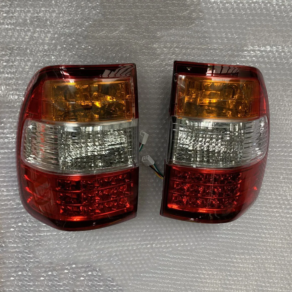 لتويوتا لاند كروزر LC100 4700 FJ100 1998-2007 LED الضوء الخلفي الخلفي الذيل ضوء
