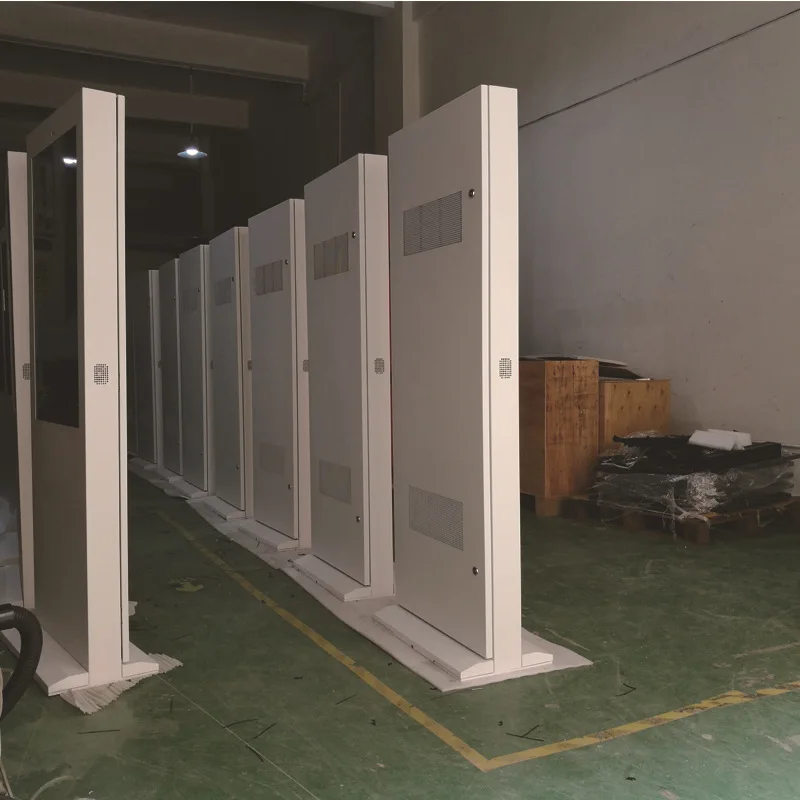 Ip65 Vloerstaande 2000cd Lcd-scherm Digitale Signage Multimedia Reclame Speler 55 Inch Met Pc Buit In Screen Monitor