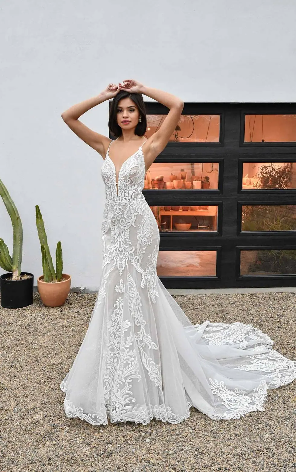 LACE AND TULLE FIT-AND-FLARE WEDDING DRESS WITH SCALLOPED TRAIN Luxy Floor Length Vestido de Novia Bridal Gowns Real Samples