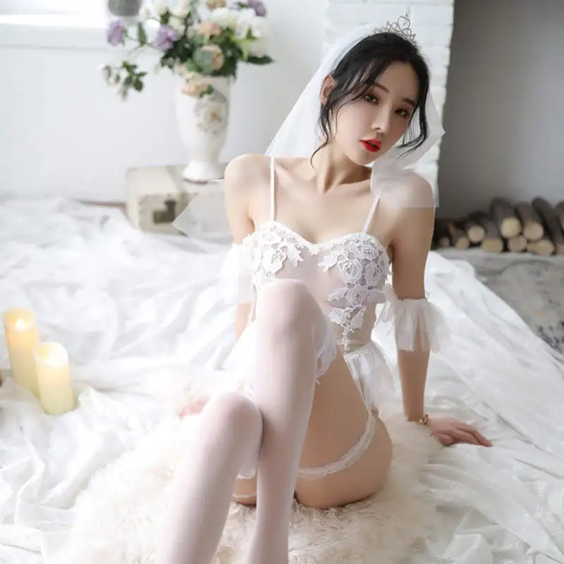 2020 White Wedding Suit With Veil Strap Tube Top Bridal Dress Tulle Delicate Pattern Sexy Lingerie Perspective Lace Princess