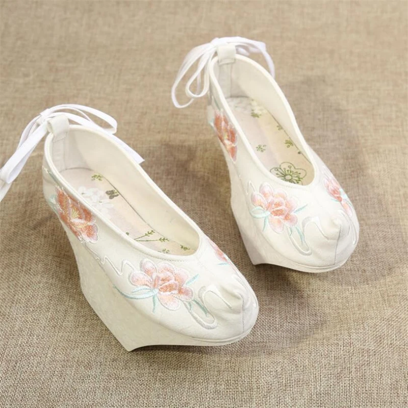 

Traditional Chinese Hanfu Shoes Ancient Women Heels White Red Embroidered Peony Floral Satin Lolita Oriental Princess Platforms