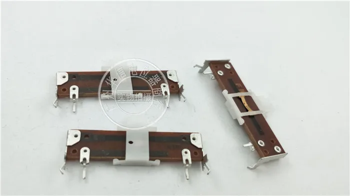 Original new 100% 4cm single straight slide with midpoint potentiometer W20K handle length 6MM SS202NO1D (SWITCH)