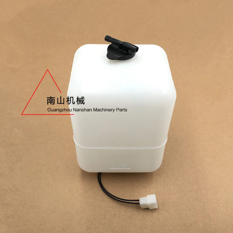 

E320B/320C/320D auxiliary water tank, spare small water bottle, pay water tank, spare parts for water bottle Excavator Parts