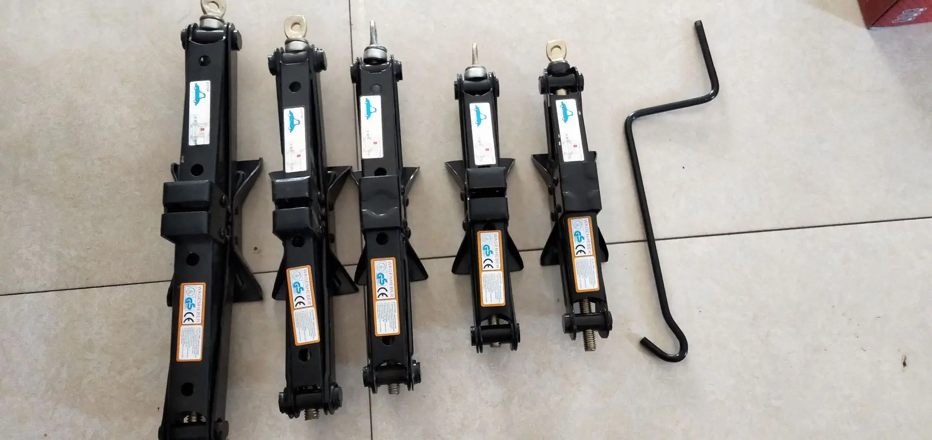 Scissor jack 0.8-1.5T for lifting
