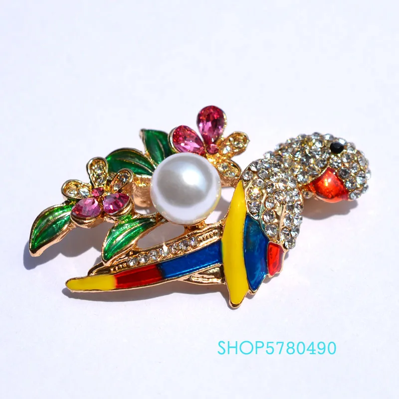 Mode-sieraden Rhinestone Parrot Broche Vrouwen Legering Borst Pin Parel Broche Multi Kleur Kleding Dames Geschenken Jas Accessoires