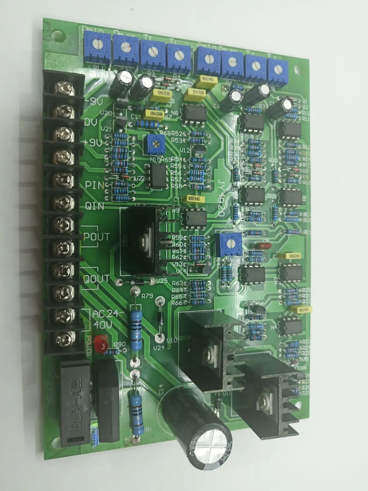 مكبس هيدروليكي JY4020 ، لوحة نسبية مزدوجة ، وحدة تحكم في الحلقة المفتوحة ، صمام تدفق الضغط ، مكبر للصوت