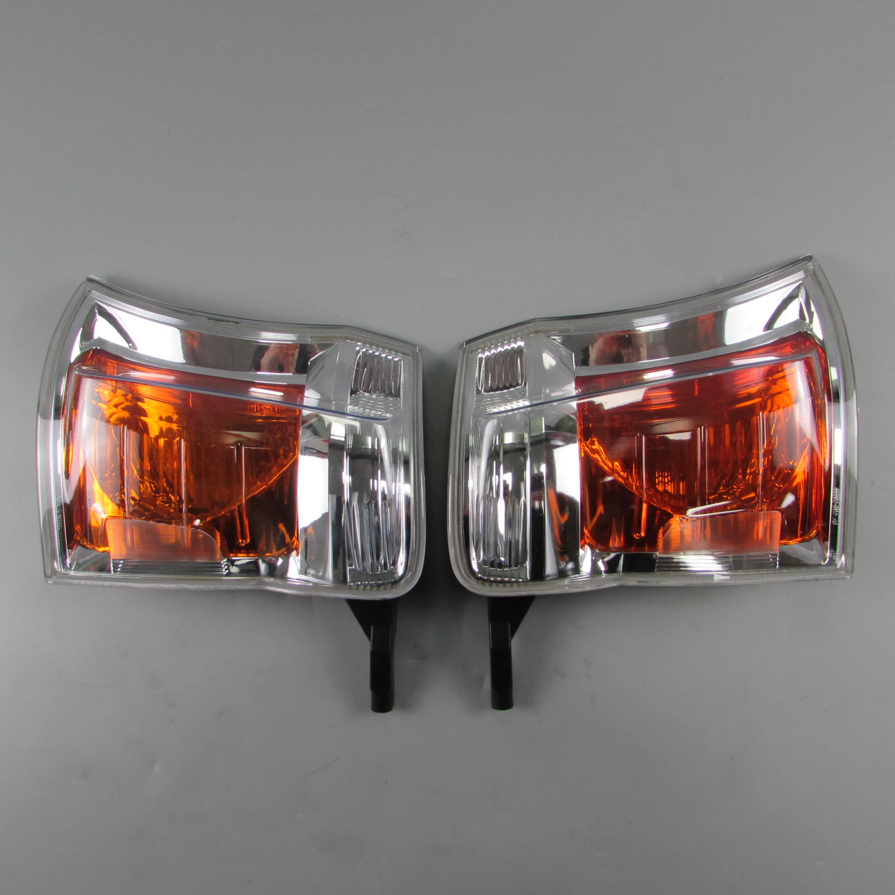 

High quality E25 head lamp for urvan head light