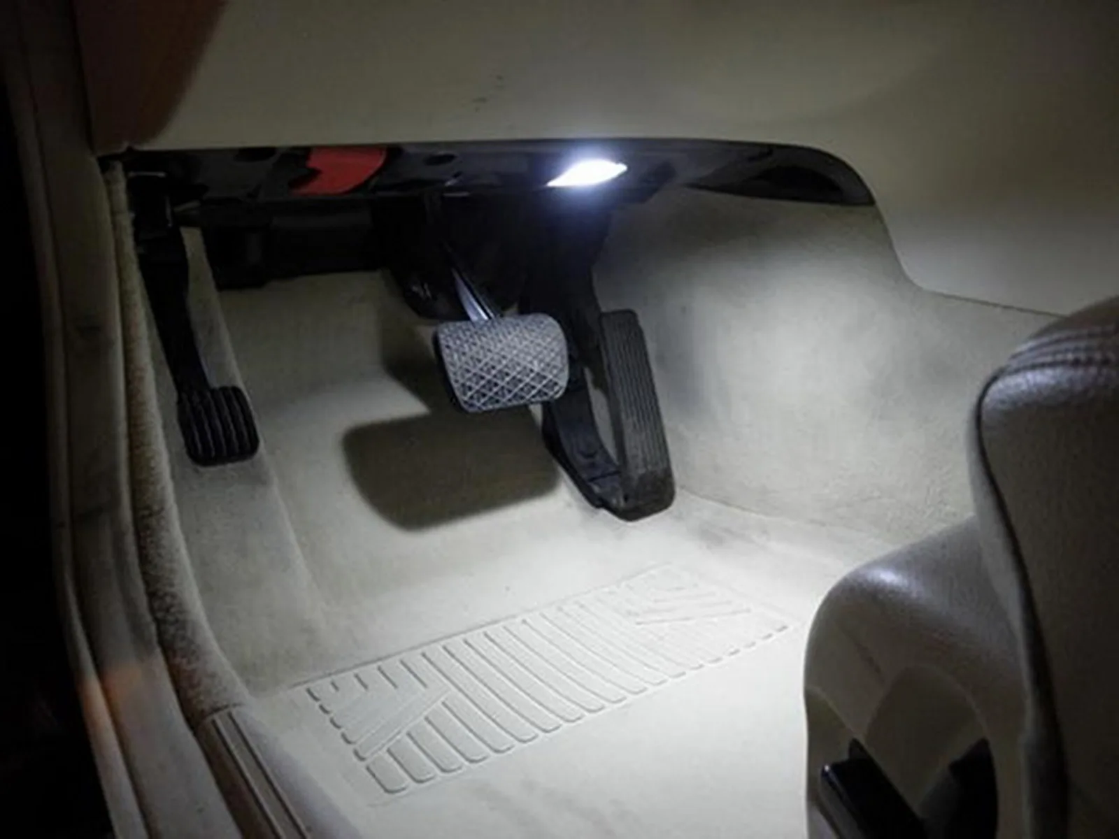 ANGRONG 2x LED Footwell Trunk Interior Door Light For Citron C2 C3 C4 C5 C6 DS3 Saxo Xantia