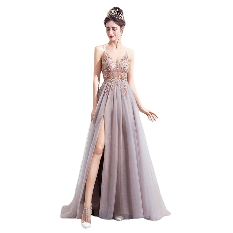 V คอสูง Halter Evening Dress ชุดเจ้าสาวแต่งงานบางและ Elegant Catwalk ชุดแต่งงาน A028