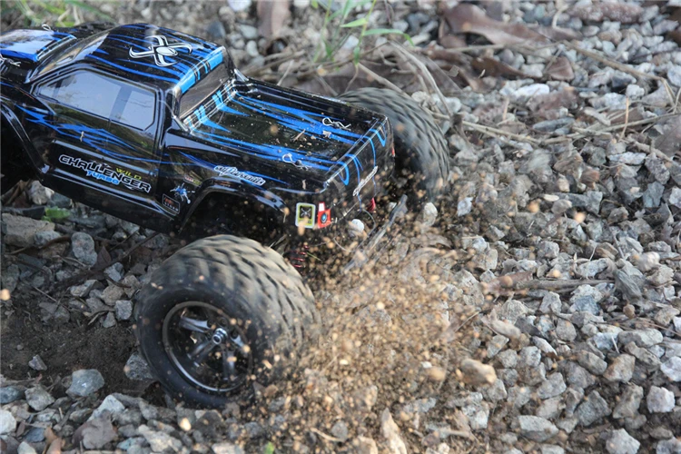 Xinlehong 9115 RC Car 2.4G 2WD 1/12 40 km/h Radio ad alta velocità telecomando auto Monster Truck SUV modello regali giocattoli per ragazzi S911