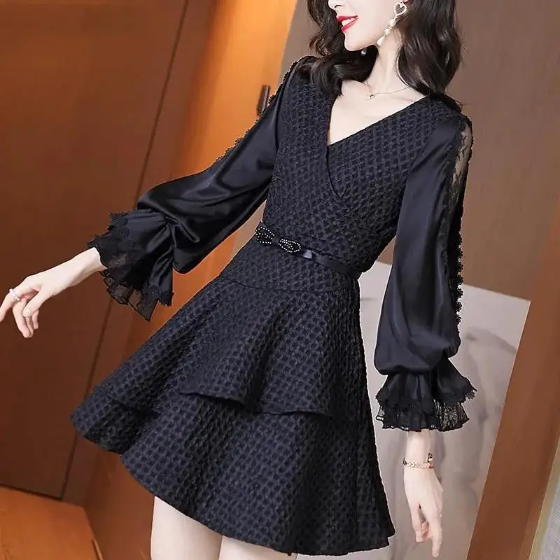 

2021Spring Autumn New Women Black Mini Dress Temperament Chic Waist V-Neck Lace Vestidos Ruffled A-Line Fashion Feminine Dresses