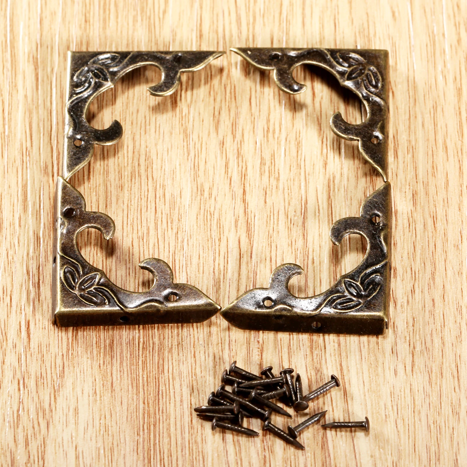 DRELD 4Pcs Antique Furniture Corner Brackets Jewelry Gift Box Wood Case Decorative Feet Leg Metal Corner Protector for Furniture