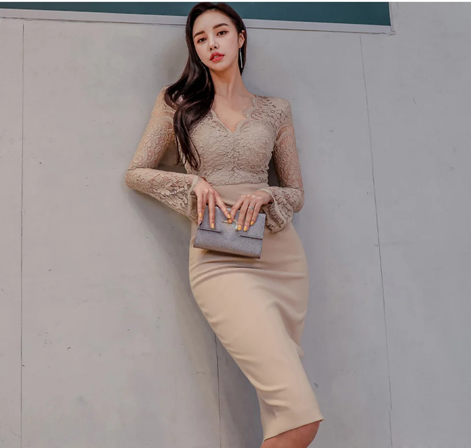 Professional Elegant Party Dress 2027 Spring V-Neck Sexy Perspective Lace Stitching Knee-Length High Waist Tight Dress Women