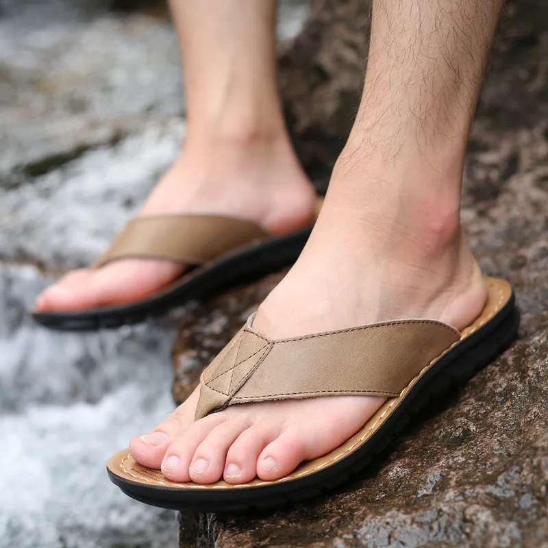 2020 Summer beach sand  fashion new personality men\'s slidder  sandal  outdoor non-slippery beach slippers  man shoes