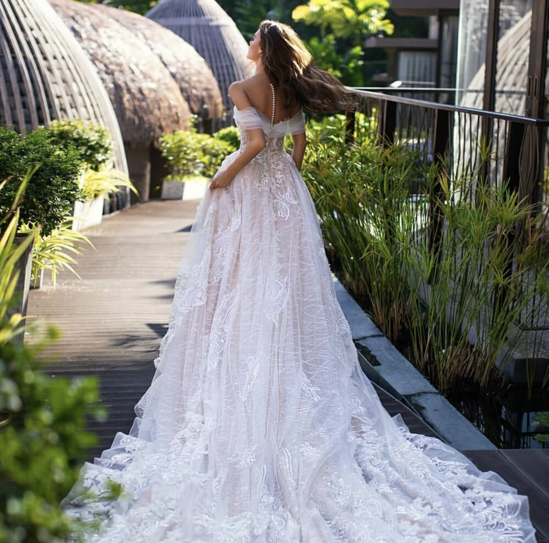 Precioso vestido De novia De línea A, hombros descubiertos, apliques De encaje, lentejuelas, perlas, botones, tren De barrido, 2024