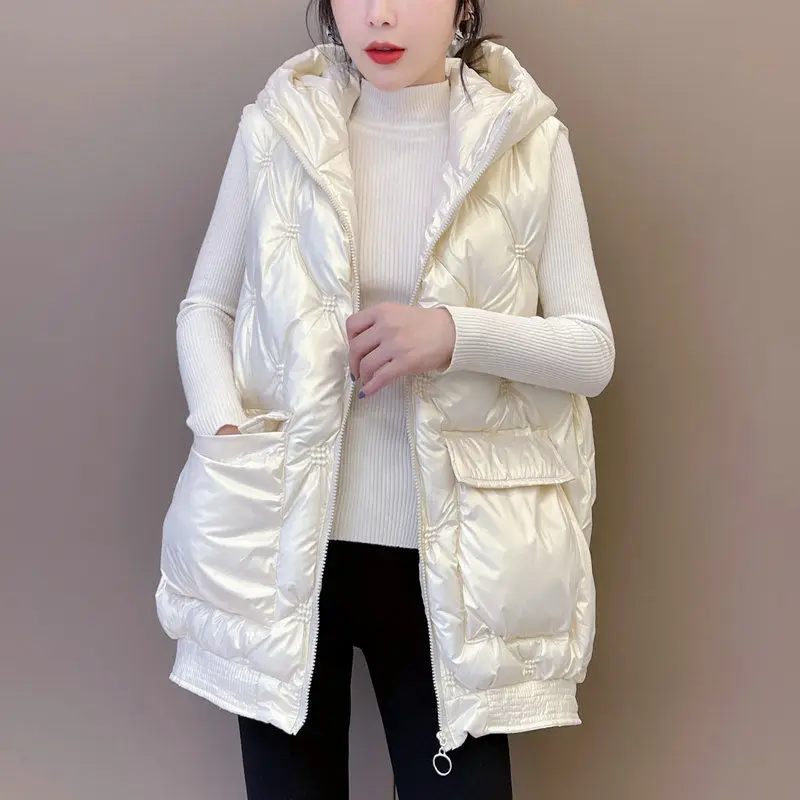 

2024 New Korean Down Cotton Vest Sleeveless Jacket Women Large Size Loose Bright Vest Shinny Waterproof Winter Parkas Waistcoat