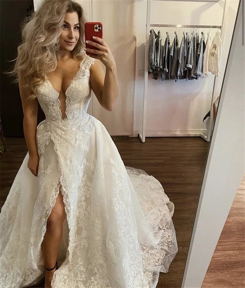 Beautiful V-Neck Sleeveless A-Line Side Slit Lace Applique Wedding Dresses America And Europe New Wedding Dress