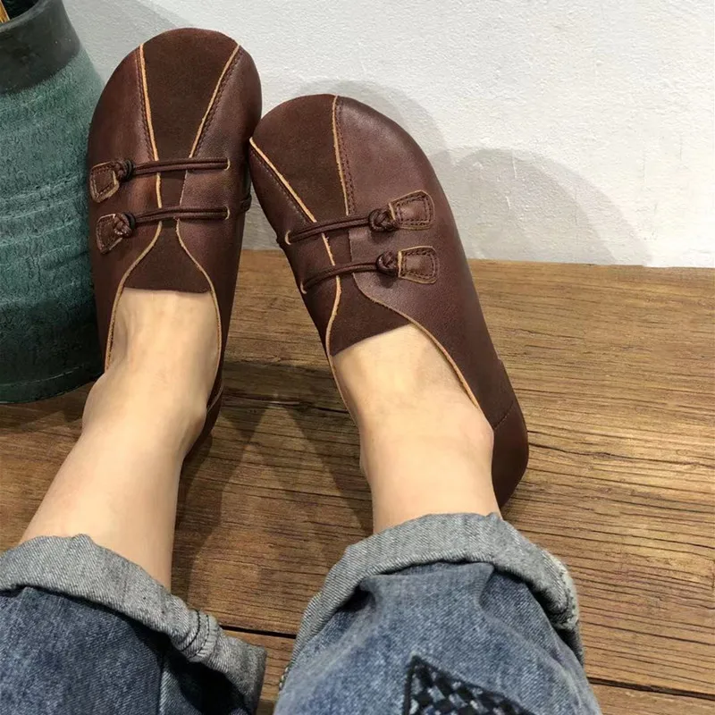 Chaussures en cuir à bout rond et semelle souple pour femmes