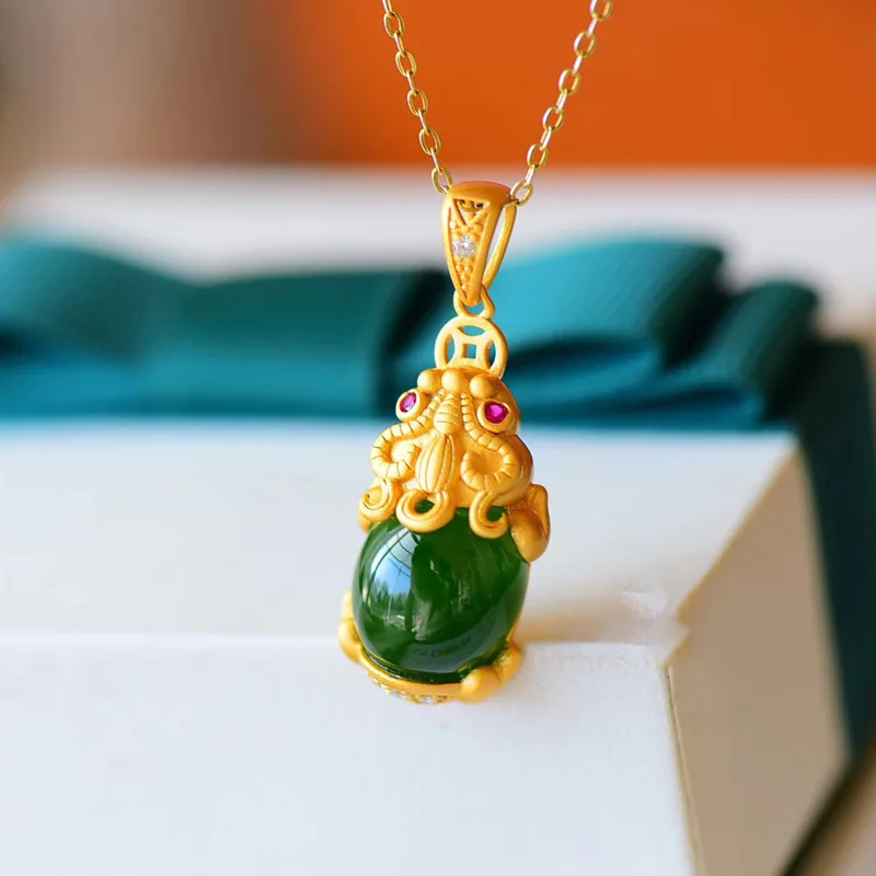 

New style Vietnam saffron inlay and Tian Biyu spinach green Chen Necklace White Jade Pendant