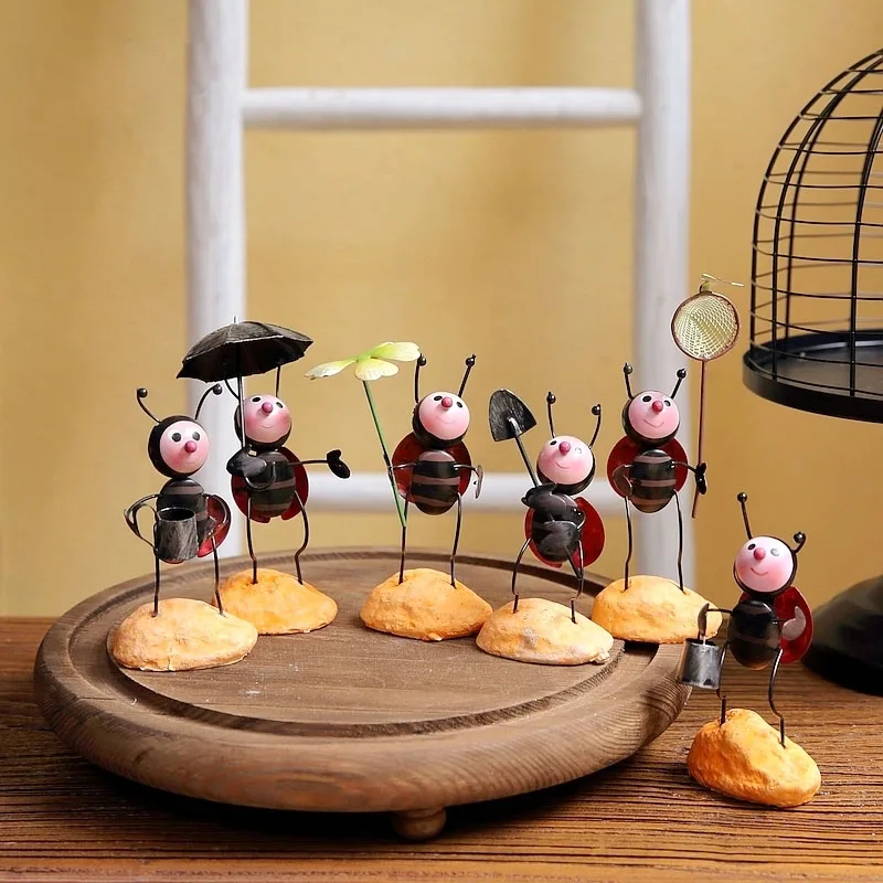 Garden guard!Action Is Lifelike Industrious Little Beetles With Tools Lovely Ant Iron,Creative Decoration Of Children's Room