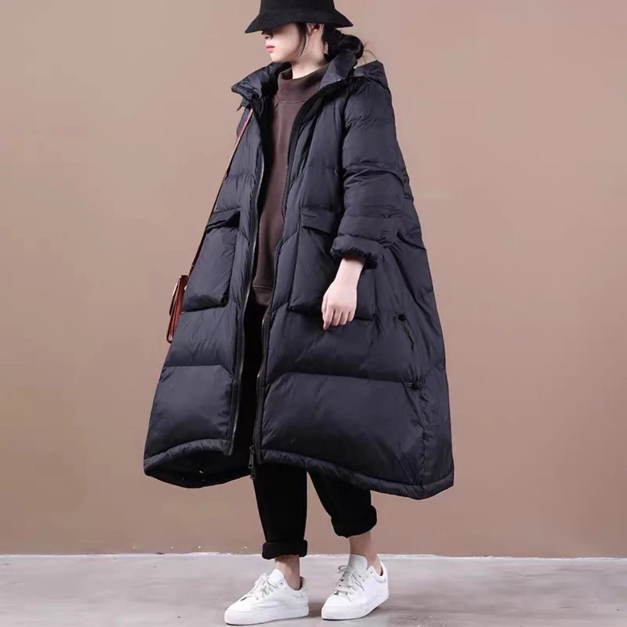 2021 new women\'s casual big hem solid color oversized coat pocket stand collar duck down jacket with detachable hat puffer coat