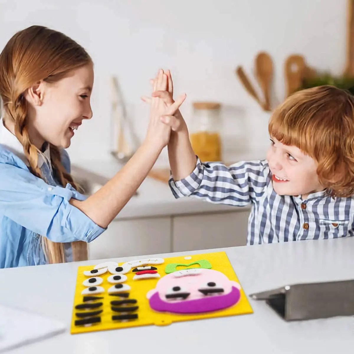 Giocattoli fai da te Adesivi per il cambiamento delle emozioni Giocattoli puzzle Espressione facciale creativa Giocattolo educativo per bambini per bambini che imparano Set divertente YJN