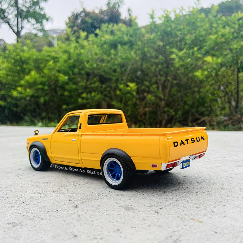 Maisto 1:24 Nissan 1973 Datsun 620 pick-up simulation Die casting alloy car model crafts decoration collection toy tools gift