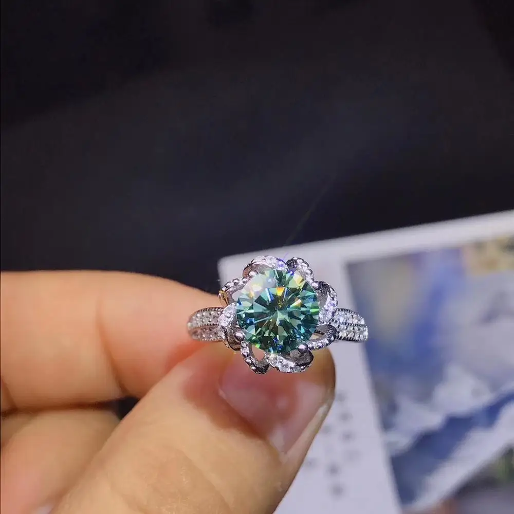 Newest style flashing green moissanite gem ring for women 925 sterling silver shiny better than diamond engagement ring gift