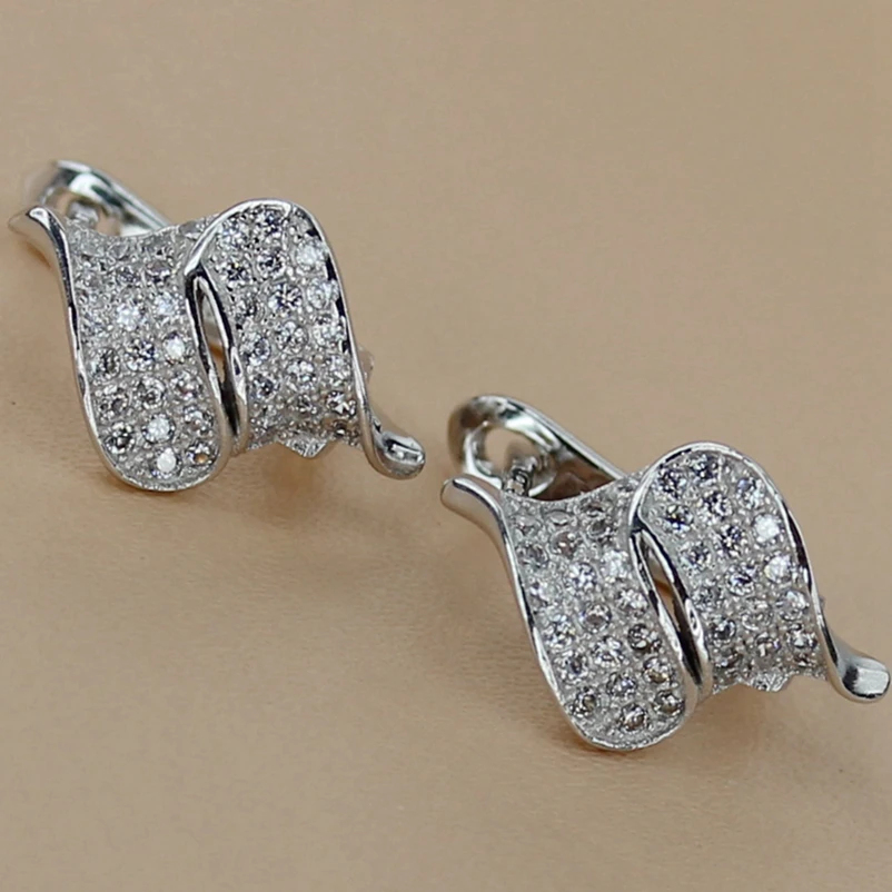 SHUNXUNZE الفاخرة تخفيض السعر بيع بوهيميا المشاركة أقراط للنساء نماذج الانفجار الأبيض مكعب زركونيا الروديوم مطلي R3238