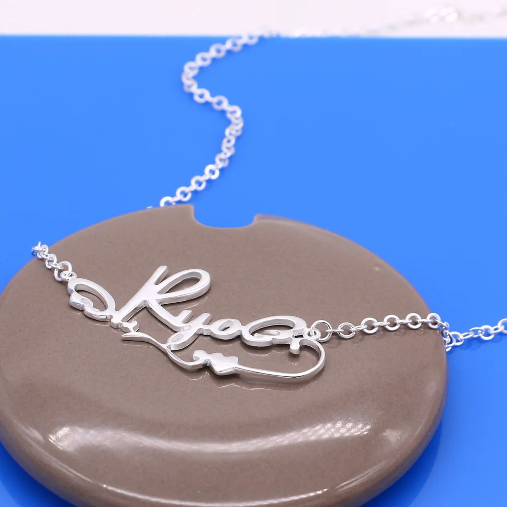 

Женское простое ожерелье из стерлингового серебра 925 пробы с подвеской в виде буквы, однотонное серебро, романтическая повседневная одежда, цепочка 51 см, подарок на день рождения